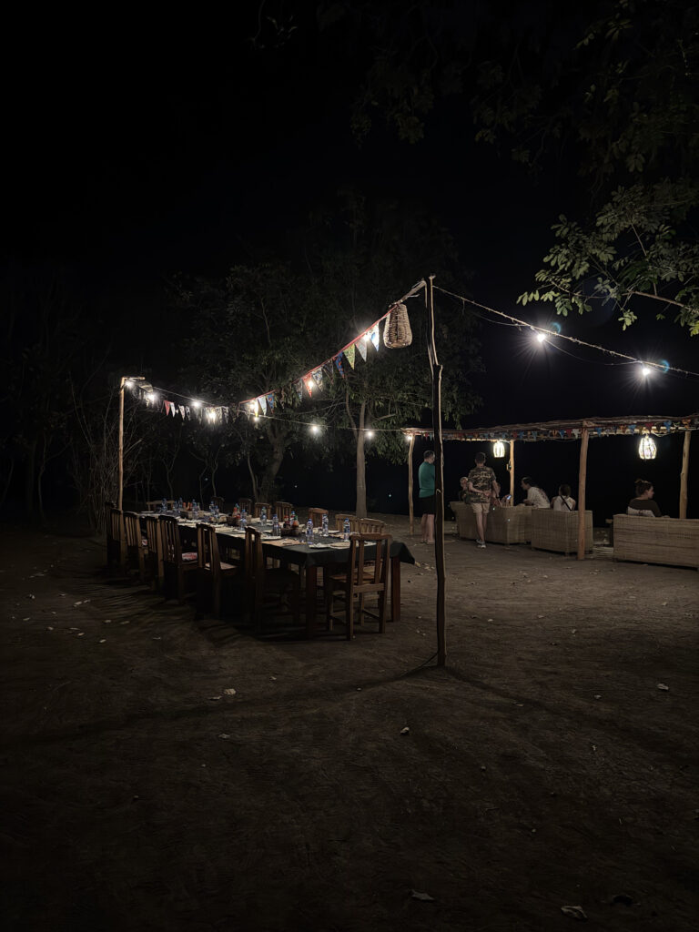 Cena en el campamento